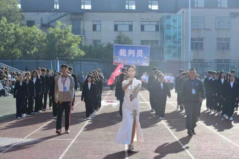 裁判员.jpg